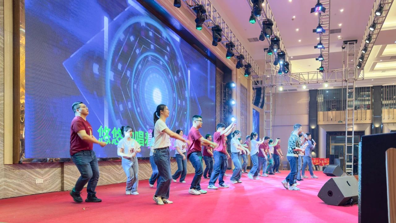 拓路前行·領(lǐng)跑未來 | 集團(tuán)2023年度總結(jié)會(huì)暨2024迎新晚會(huì)圓滿結(jié)束!(圖20) 拓路前行·領(lǐng)跑未來 | 集團(tuán)2023年度總結(jié)會(huì)暨2024迎新晚會(huì)圓滿結(jié)束!(圖20)