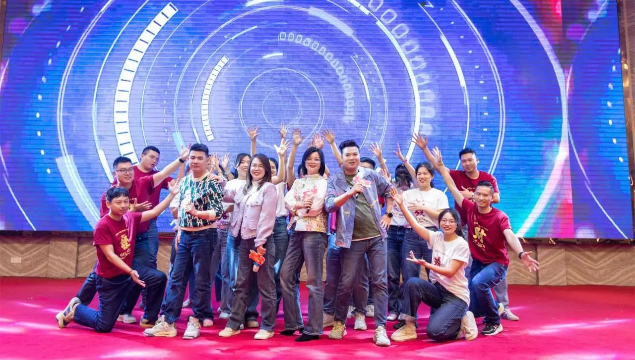 拓路前行·領(lǐng)跑未來 | 集團(tuán)2023年度總結(jié)會(huì)暨2024迎新晚會(huì)圓滿結(jié)束!(圖21) 拓路前行·領(lǐng)跑未來 | 集團(tuán)2023年度總結(jié)會(huì)暨2024迎新晚會(huì)圓滿結(jié)束!(圖21)