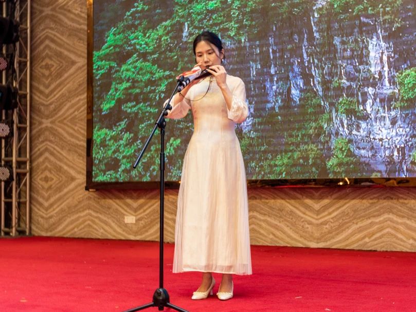 拓路前行·領(lǐng)跑未來 | 集團(tuán)2023年度總結(jié)會(huì)暨2024迎新晚會(huì)圓滿結(jié)束!(圖28) 拓路前行·領(lǐng)跑未來 | 集團(tuán)2023年度總結(jié)會(huì)暨2024迎新晚會(huì)圓滿結(jié)束!(圖28)