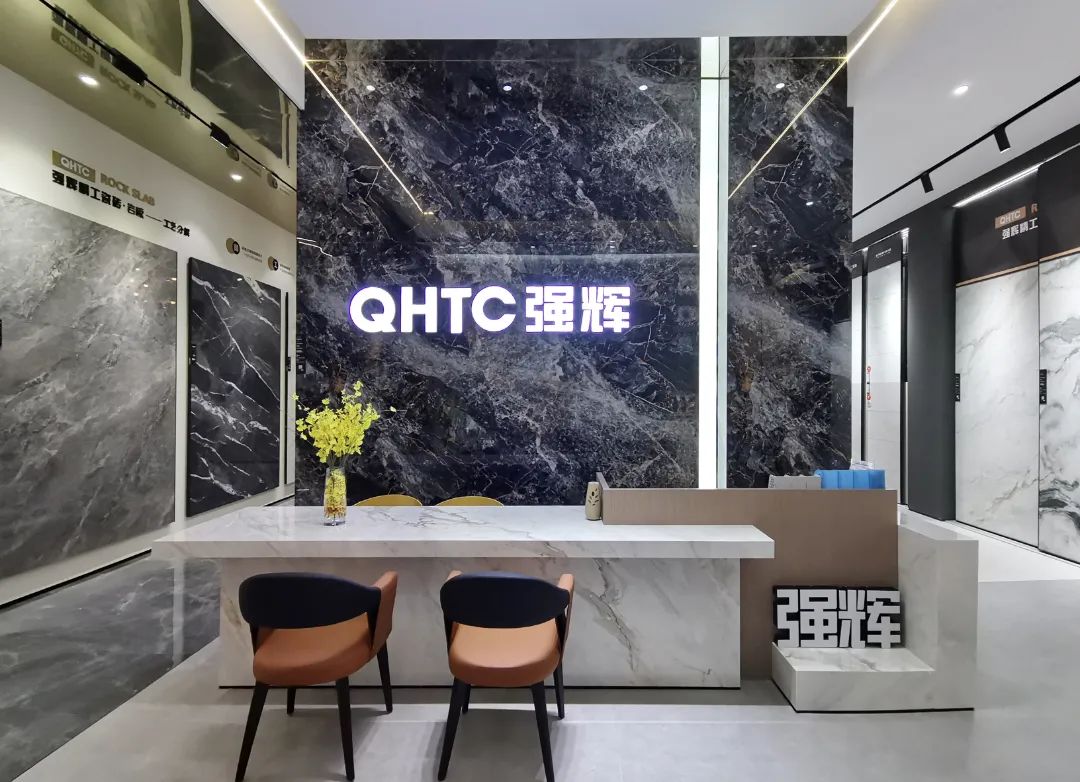 終端風(fēng)采 | 強(qiáng)輝淮南旗艦店,中性格調(diào),以藝術(shù)裝點(diǎn)設(shè)計(圖4) 終端風(fēng)采 | 強(qiáng)輝淮南旗艦店,中性格調(diào),以藝術(shù)裝點(diǎn)設(shè)計(圖4)