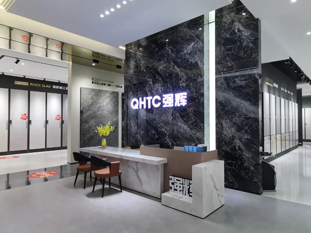 終端風(fēng)采 | 強(qiáng)輝淮南旗艦店,中性格調(diào),以藝術(shù)裝點(diǎn)設(shè)計(圖5) 終端風(fēng)采 | 強(qiáng)輝淮南旗艦店,中性格調(diào),以藝術(shù)裝點(diǎn)設(shè)計(圖5)