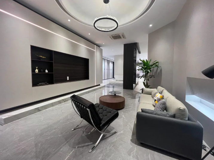 終端風(fēng)采 | 強(qiáng)輝東陽(yáng)旗艦店,現(xiàn)代時(shí)尚,以素色致敬生活