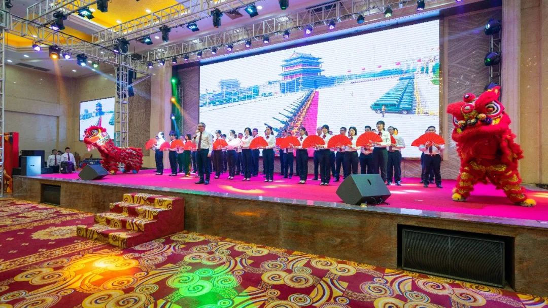 金虎迎新·領跑2022 | 集團年度總結會暨新年晚會完美落幕!(圖14) 金虎迎新·領跑2022 | 集團年度總結會暨新年晚會完美落幕!(圖14)