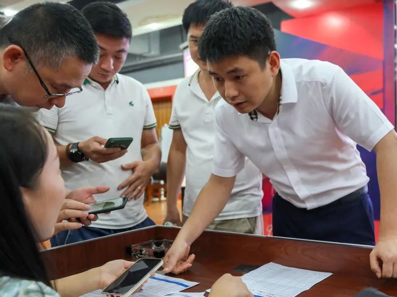 燃!“金戈鐵馬 英雄對戰(zhàn)”強(qiáng)輝營銷PK賽正式開啟(圖12) 燃!“金戈鐵馬 英雄對戰(zhàn)”強(qiáng)輝營銷PK賽正式開啟(圖12)