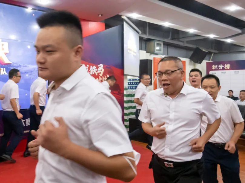 燃!“金戈鐵馬 英雄對戰(zhàn)”強(qiáng)輝營銷PK賽正式開啟(圖15) 燃!“金戈鐵馬 英雄對戰(zhàn)”強(qiáng)輝營銷PK賽正式開啟(圖15)