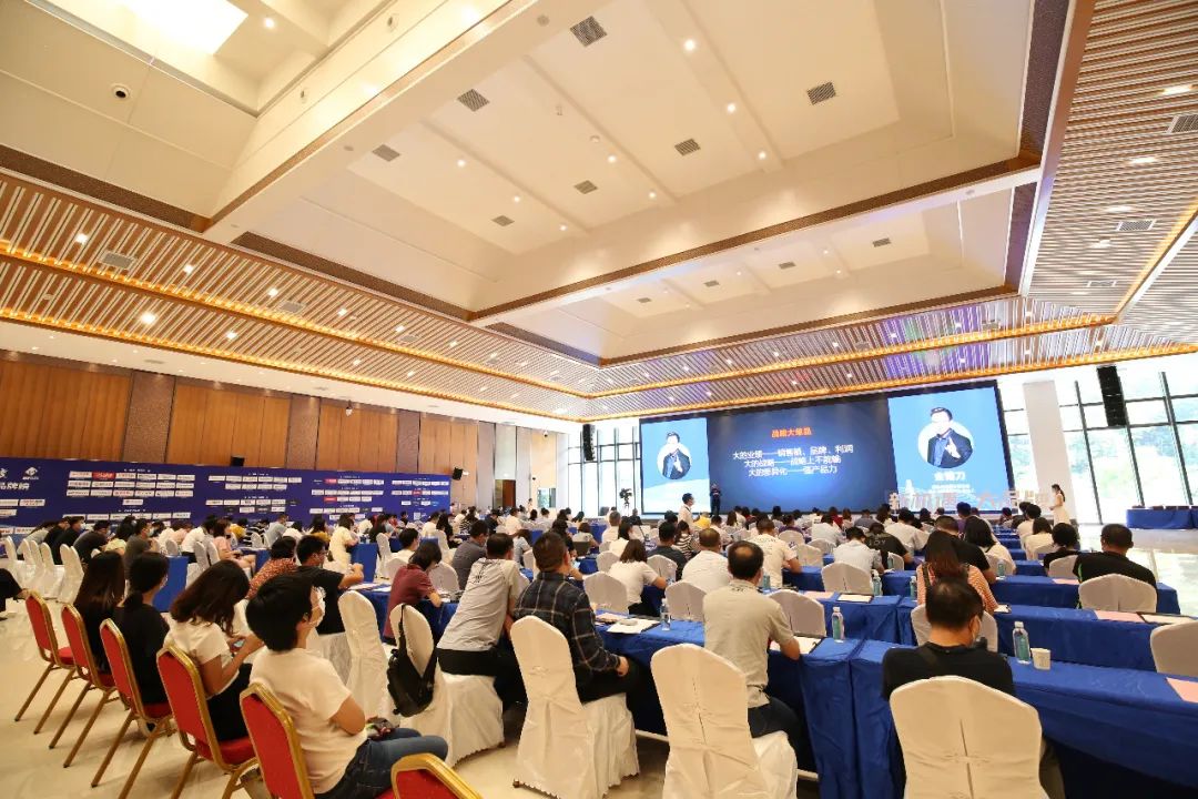 喜訊!強(qiáng)輝品牌榮獲“陶瓷十大品牌”、“消費(fèi)者喜愛十大品牌”獎(jiǎng)項(xiàng)(圖2) 喜訊!強(qiáng)輝品牌榮獲“陶瓷十大品牌”、“消費(fèi)者喜愛十大品牌”獎(jiǎng)項(xiàng)(圖2)