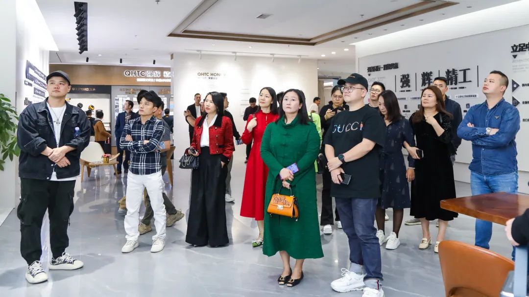 摯友同行追遠(yuǎn)夢(mèng) | 強(qiáng)輝×廣東保時(shí)捷車友會(huì)活動(dòng)圓滿舉行(圖2) 摯友同行追遠(yuǎn)夢(mèng) | 強(qiáng)輝×廣東保時(shí)捷車友會(huì)活動(dòng)圓滿舉行(圖2)