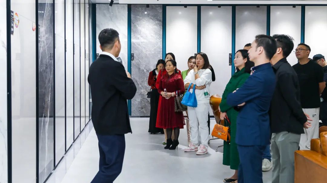 摯友同行追遠(yuǎn)夢(mèng) | 強(qiáng)輝×廣東保時(shí)捷車友會(huì)活動(dòng)圓滿舉行(圖4) 摯友同行追遠(yuǎn)夢(mèng) | 強(qiáng)輝×廣東保時(shí)捷車友會(huì)活動(dòng)圓滿舉行(圖4)