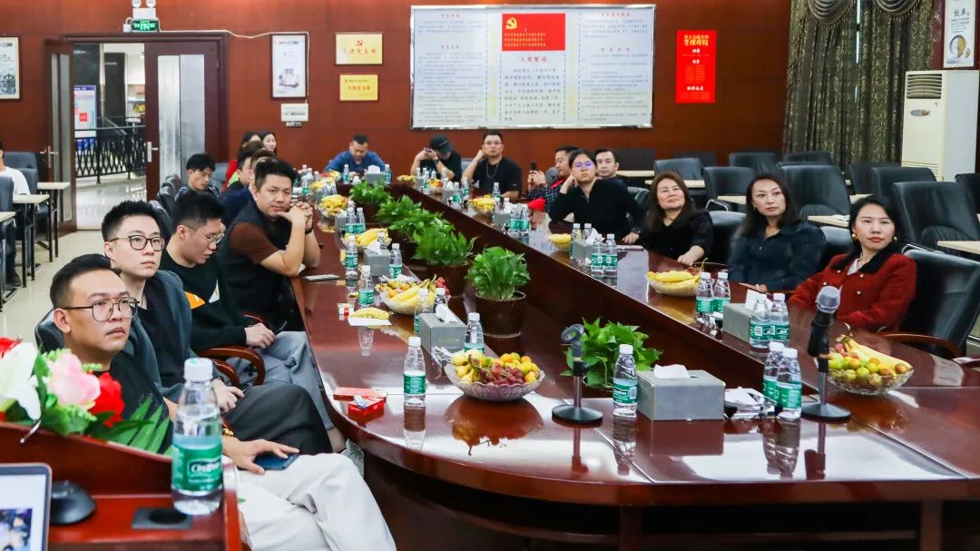 摯友同行追遠(yuǎn)夢(mèng) | 強(qiáng)輝×廣東保時(shí)捷車友會(huì)活動(dòng)圓滿舉行(圖13) 摯友同行追遠(yuǎn)夢(mèng) | 強(qiáng)輝×廣東保時(shí)捷車友會(huì)活動(dòng)圓滿舉行(圖13)