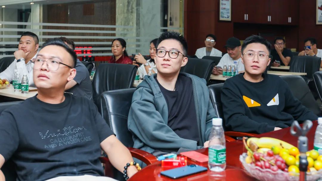 8c09a5dad38b4559833ffd60feecc83.jpg 摯友同行追遠(yuǎn)夢(mèng) | 強(qiáng)輝×廣東保時(shí)捷車友會(huì)活動(dòng)圓滿舉行(圖25)