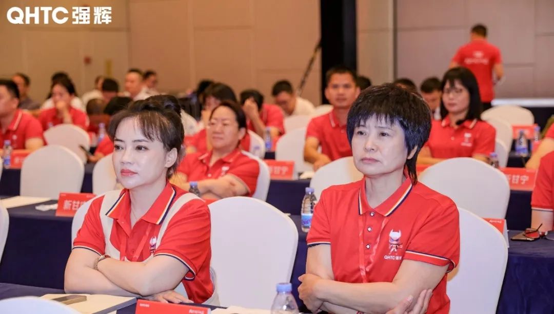 大地·大師·大宅 | 2024強(qiáng)輝精工瓷磚全國(guó)經(jīng)銷商峰會(huì)圓滿舉辦！(圖47)