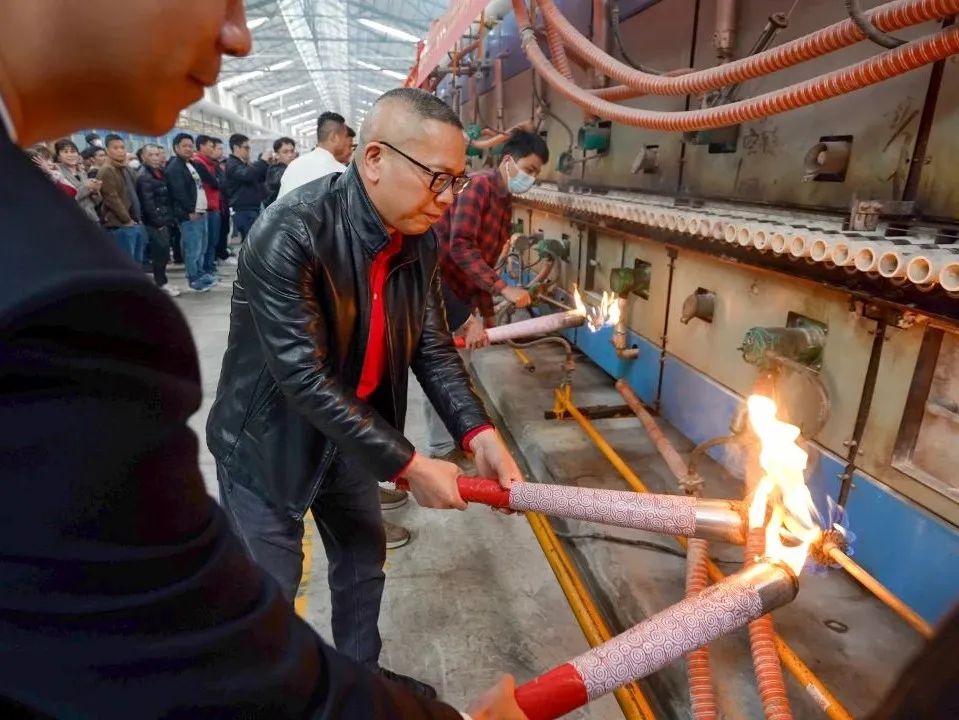 火力全開 | 強輝精工瓷磚肇慶生產基地巖板智能生產線點火大吉(圖7)