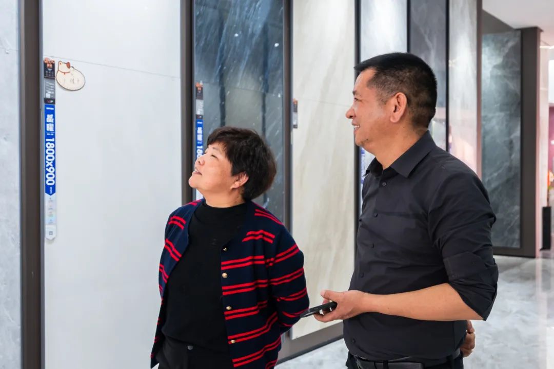 聚勢(shì)共鑒?標(biāo)桿領(lǐng)航 | 強(qiáng)輝2025區(qū)域培訓(xùn)峰會(huì)暨美學(xué)賦能行動(dòng)晉江站圓滿落幕(圖33) 聚勢(shì)共鑒?標(biāo)桿領(lǐng)航 | 強(qiáng)輝2025區(qū)域培訓(xùn)峰會(huì)暨美學(xué)賦能行動(dòng)晉江站圓滿落幕(圖33)